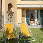 La Casa Di Freddy - *